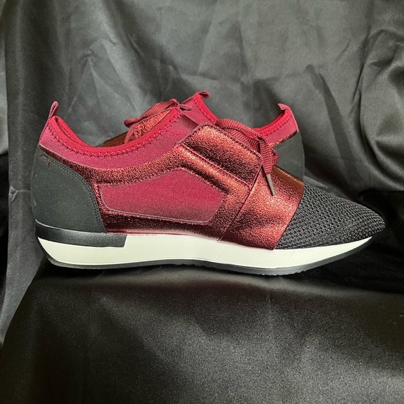 MOCA~WOMEN’S~RED/BLACK~BLING SNEAKERS~ NWOT~11 - Picture 1 of 8